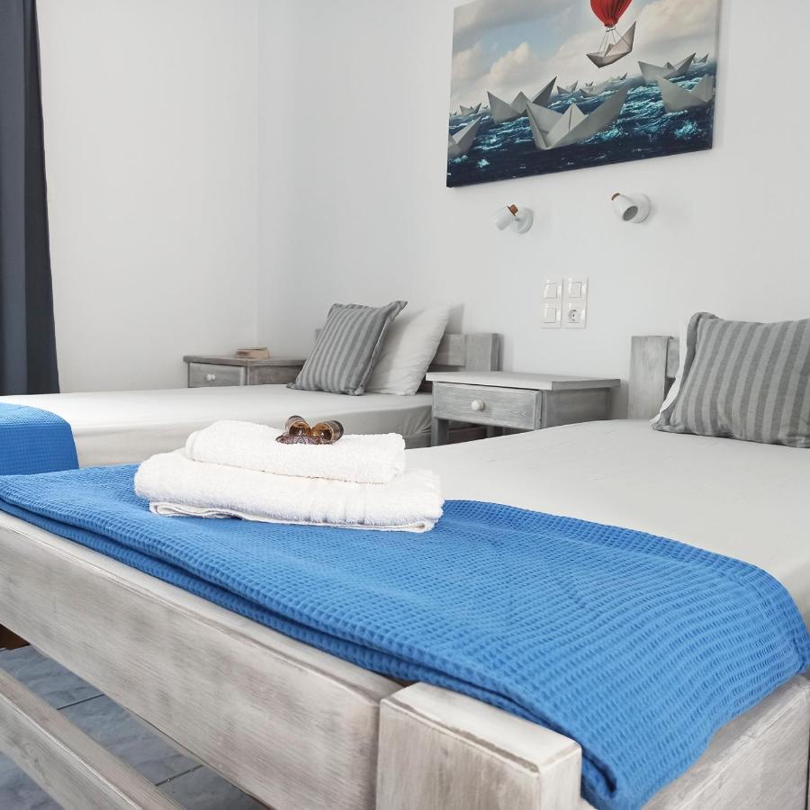 Isalos * Naousa (Paros)
